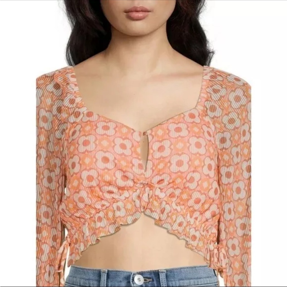 Madden NYC boho 70’s style key hole crop top M
